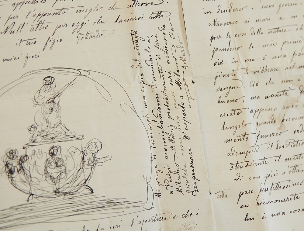 Brief von Gottardo Segantini an Bice Bugatti, 3. Mai 1900, mit einer Skizze für eine Skulptur und einem Hinweis auf eine Ausstellung in Paris mit Werken von Giovanni Segantini (Schweizerisches Kunstarchiv, HNA 319.1.1306)